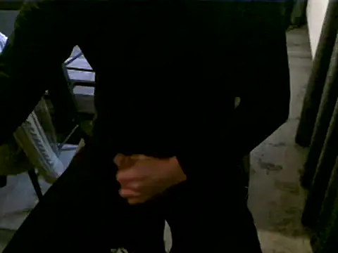 Snapshot of hornyman18cm39 chatting on 12-29-24, 11:18 hornyman18cm39 online show from 12-29-24, 11:18