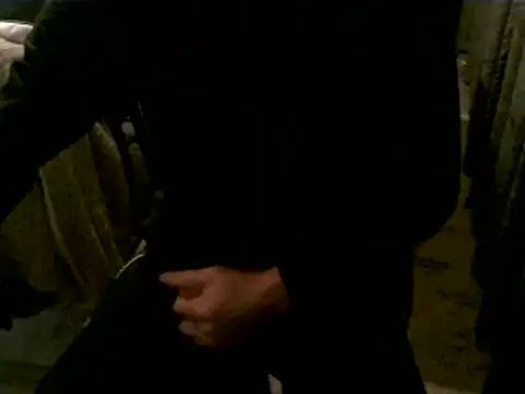 Snapshot of hornyman18cm39 chatting on 01-05-25, 11:37 hornyman18cm39 online show from 01-05-25, 11:37