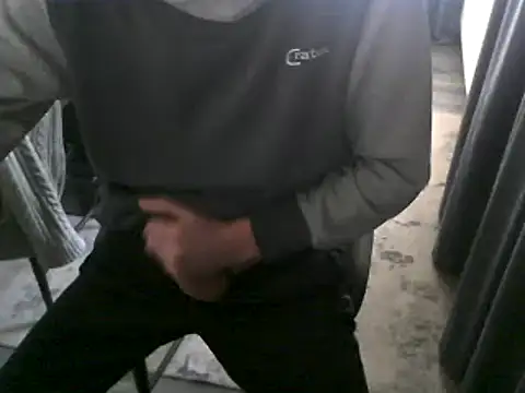 Snapshot of hornyman18cm39 chatting on 01-29-25, 11:30 hornyman18cm39 online show from 01-29-25, 11:30