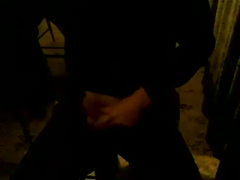 Snapshot of hornyman18cm39 chatting on 10-06-25, 04:32 hornyman18cm39 online show from 10-06-25, 04:32