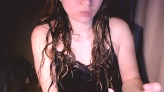 Snapshot of fiona_cute_2 chatting on 05-25-26, 08:04 fiona cute 2 online show from 05-25-26, 08:04