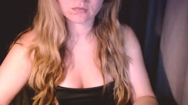 Snapshot of fiona_cute_2 chatting on 07-12-26, 07:27 fiona cute 2 online show from 07-12-26, 07:27