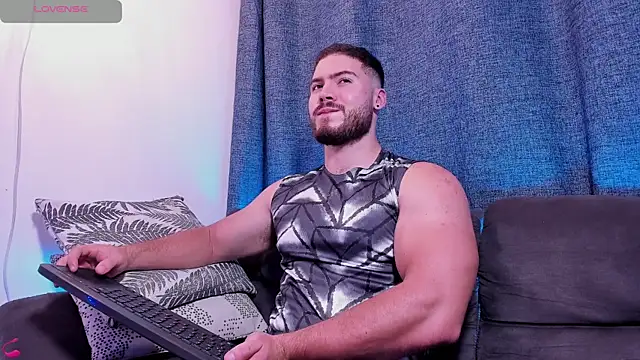 SebastianVilla  online show from 02-12-25, 02:24