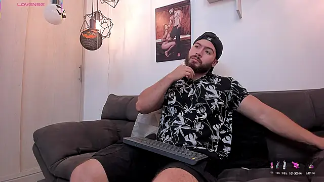 SebastianVilla  online show from 10-08-25, 10:40