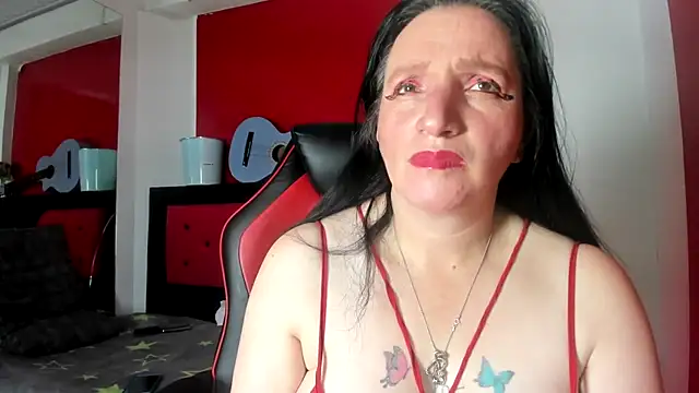 Snapshot of Andrefoxx_ chatting on 09-21-25, 03:08 Andrefoxx online show from 09-21-25, 03:08