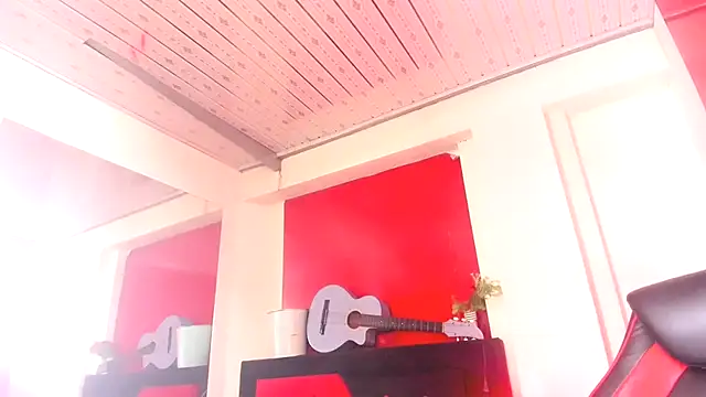 Snapshot of Andrefoxx_ chatting on 09-22-25, 03:08 Andrefoxx online show from 09-22-25, 03:08