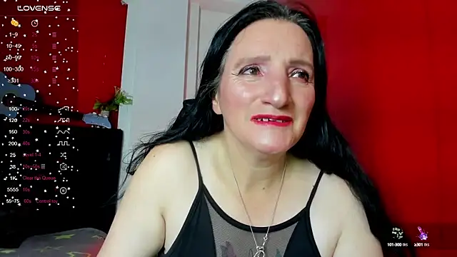 Snapshot of Andrefoxx_ chatting on 10-06-25, 03:37 Andrefoxx online show from 10-06-25, 03:37