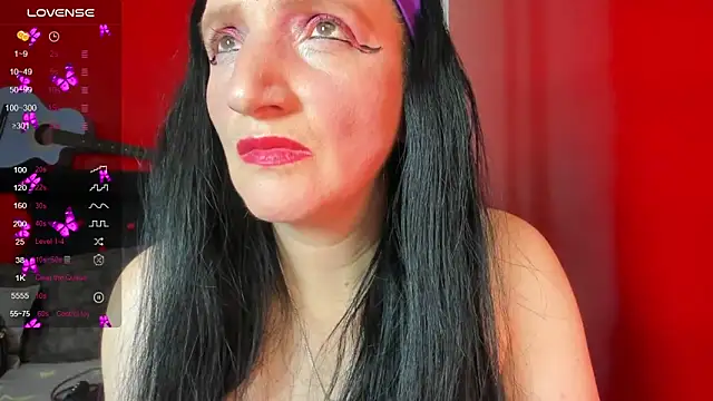 Snapshot of Andrefoxx_ chatting on 10-15-25, 03:17 Andrefoxx online show from 10-15-25, 03:17