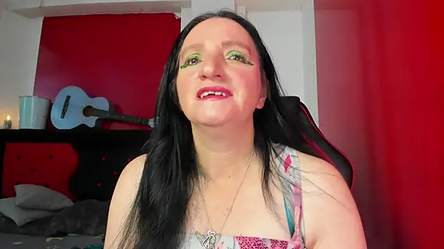 Snapshot of Andrefoxx_ chatting on 10-26-25, 03:56 Andrefoxx online show from 10-26-25, 03:56