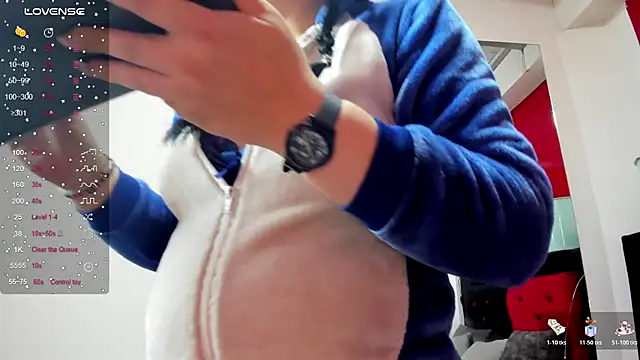 Snapshot of Andrefoxx_ chatting on 10-30-25, 03:19 Andrefoxx online show from 10-30-25, 03:19