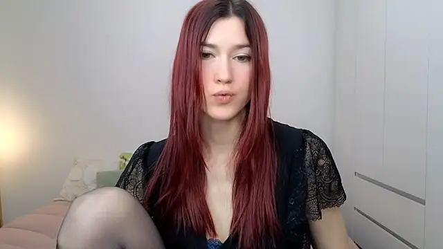 AliciaNewell online show from 11-25-25, 08:36