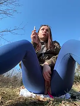 Snapshot of dreams4u chatting on 03-08-25, 09:39 dreams4u online show from 03-08-25, 09:39