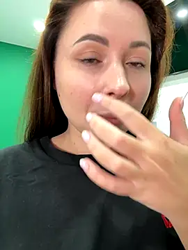 Snapshot of dreams4u chatting on 10-12-25, 09:19 dreams4u online show from 10-12-25, 09:19