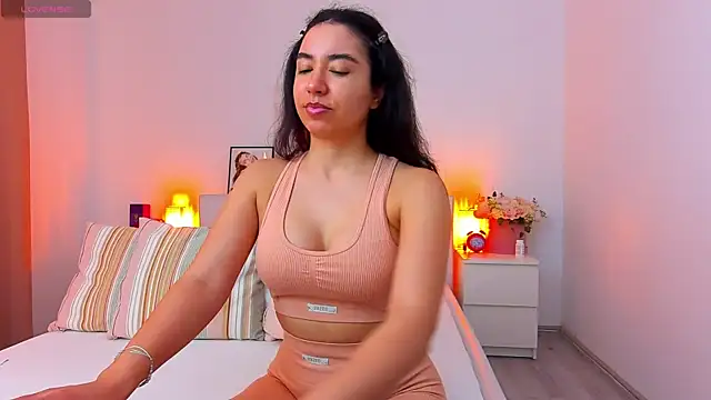 SarraPeach online show from 04-02-26, 06:44