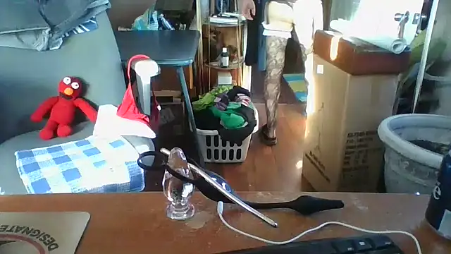 Snapshot of Daremeknot chatting on 12-14-24, 07:14 Daremeknot online show from 12-14-24, 07:14