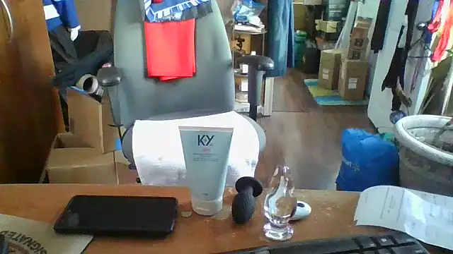 Snapshot of Daremeknot chatting on 01-10-25, 02:34 Daremeknot online show from 01-10-25, 02:34