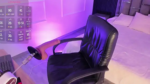 Snapshot of MrsFoucher chatting on 03-12-26, 09:10 MrsFoucher online show from 03-12-26, 09:10