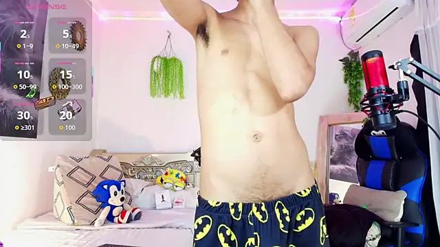 Snapshot of huge_armound chatting on 03-25-26, 11:44 huge armound online show from 03-25-26, 11:44