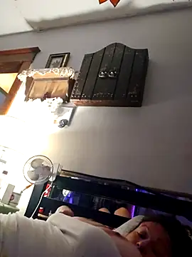 sweetkitty111 online show from 09-13-25, 10:42