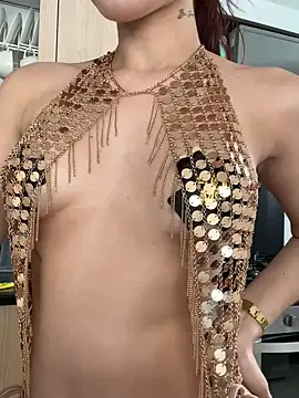 Snapshot of AllieEvans chatting on 03-02-25, 07:45 AllieEvans online show from 03-02-25, 07:45