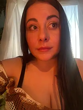 Snapshot of DaisyStreet chatting on 04-25-26, 04:59 DaisyStreet online show from 04-25-26, 04:59