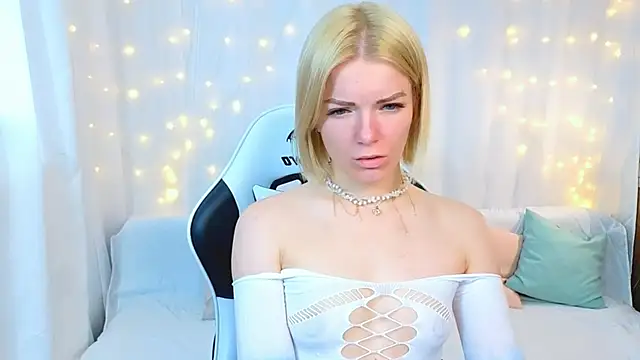 Lily Daviss online show from 05-12-26, 02:52