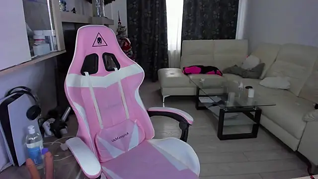 Snapshot of KaylaLaine chatting on 02-21-25, 05:56 KaylaLaine online show from 02-21-25, 05:56