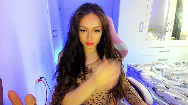 Snapshot of KaylaLaine chatting on 03-15-25, 06:36 KaylaLaine online show from 03-15-25, 06:36