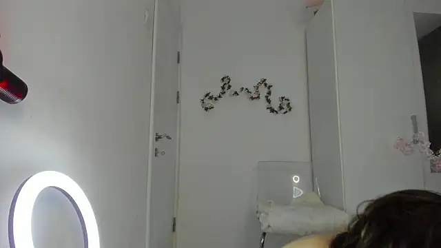 Snapshot of KaylaLaine chatting on 09-22-25, 06:04 KaylaLaine online show from 09-22-25, 06:04
