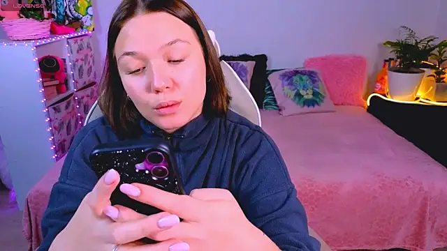 Karen morris online show from 11-26-25, 04:02