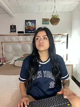 lucianaroy online show from 02-10-25, 08:53