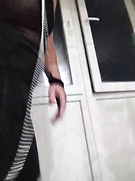 Snapshot of DjiniCD chatting on 12-13-24, 08:26 DjiniCD online show from 12-13-24, 08:26