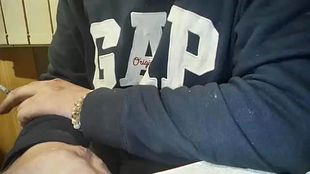 Snapshot of DjiniCD chatting on 02-06-26, 04:54 DjiniCD online show from 02-06-26, 04:54