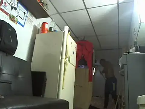 hugo3918  online show from 01-08-25, 10:48
