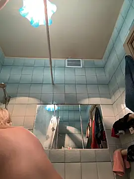 LikaCat online show from 03-11-25, 04:32