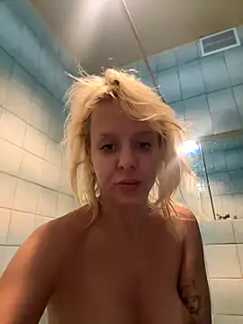 LikaCat online show from 09-10-25, 03:06