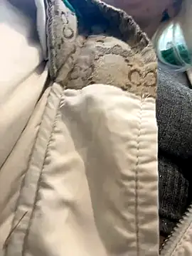 LikaCat online show from 10-10-25, 04:22