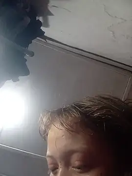 Snapshot of lucyy06 chatting on 10-29-25, 11:39 lucyy06 online show from 10-29-25, 11:39