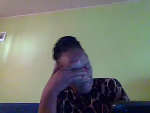 Snapshot of Shaz_brown chatting on 01-03-25, 05:17 Shaz brown online show from 01-03-25, 05:17