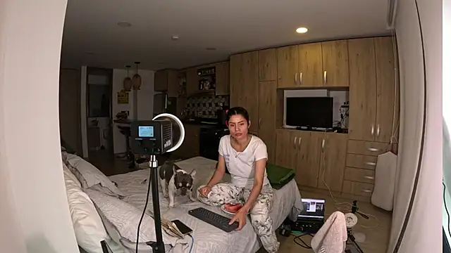 Alondra fetish online show from 01-20-25, 08:09