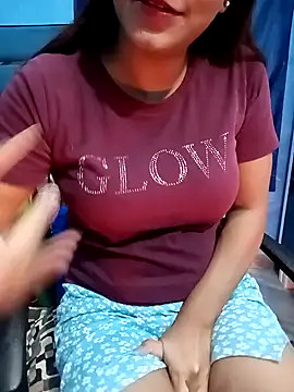 Snapshot of Gulabo-jaan chatting on 12-23-24, 08:44 Gulabo-jaan online show from 12-23-24, 08:44