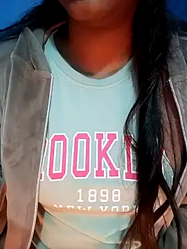 Snapshot of Gulabo-jaan chatting on 01-04-25, 12:37 Gulabo-jaan online show from 01-04-25, 12:37