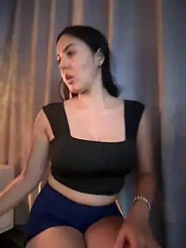 MarianaBenz online show from 01-27-25, 08:28