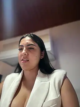 MarianaBenz online show from 01-17-26, 11:52