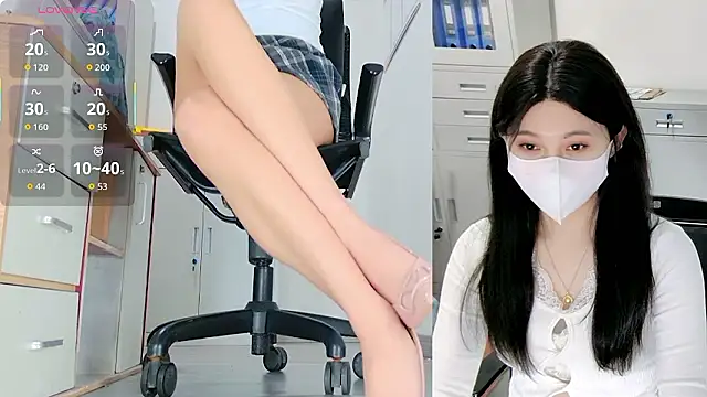 Snapshot of -DIO-DIO- chatting on 01-15-26, 11:04 -DIO-DIO- online show from 01-15-26, 11:04