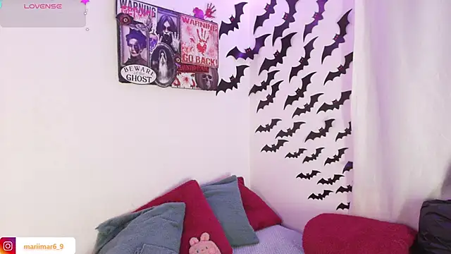 Snapshot of mari_mar69 chatting on 10-27-25, 10:30 mari mar69 online show from 10-27-25, 10:30