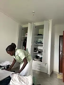 petiteebony 81 online show from 03-19-26, 06:39