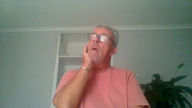 tuggy59 online show from 09-15-25, 05:18