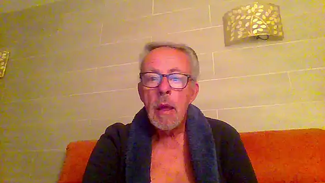 tuggy59 online show from 11-28-25, 03:09