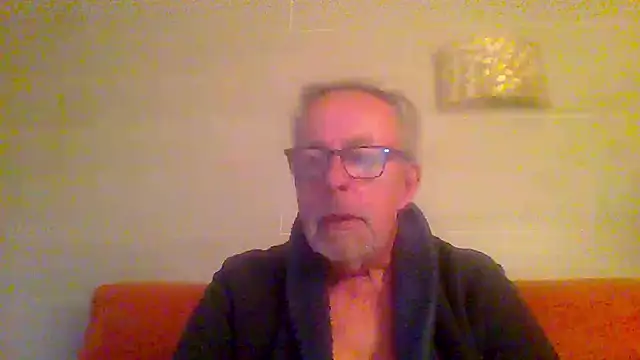 Snapshot of tuggy59 chatting on 04-04-26, 05:49 tuggy59 online show from 04-04-26, 05:49